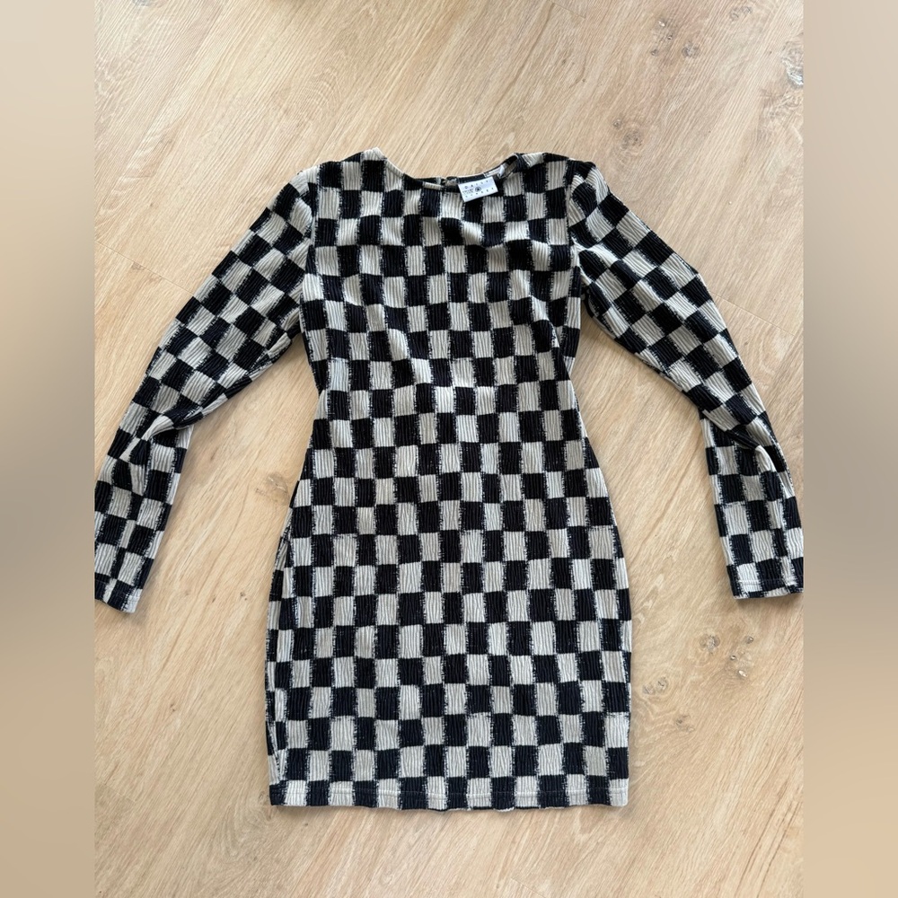 Daisy Black and Cream Checkered Long Sleeve Fitted Dress size L